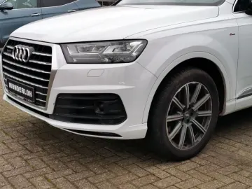 AUDI Q7 50 3.0 TDI quattro S-line Selection AHK