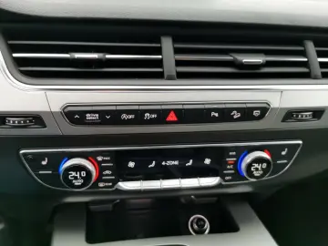 AUDI Q7 50 3.0 TDI quattro S-line Selection AHK