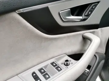 AUDI Q7 50 3.0 TDI quattro S-line Selection AHK
