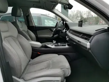 AUDI Q7 50 3.0 TDI quattro S-line Selection AHK