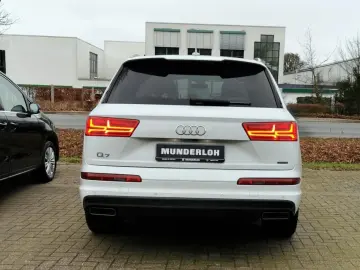 AUDI Q7 50 3.0 TDI quattro S-line Selection AHK