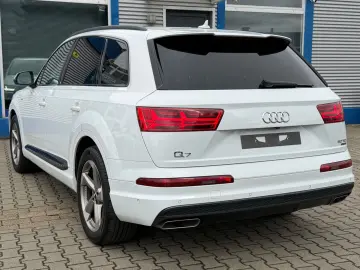 AUDI Q7 50 TDI quattro S-LINE BLACK LED PANO T-LEDER