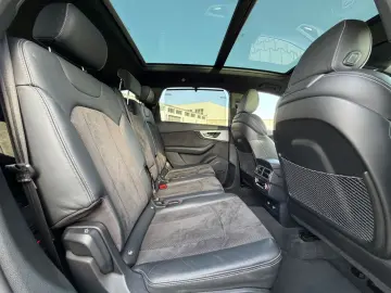AUDI Q7 50 TDI quattro S-LINE BLACK LED PANO T-LEDER