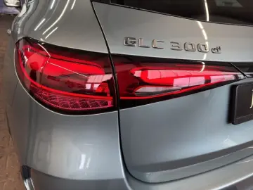 MERCEDES-BENZ GLC 300 d 4M AMG KEYLESS-GO SHZ MBUX