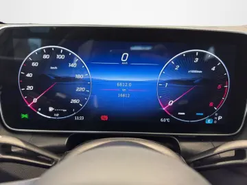 MERCEDES-BENZ GLC 300 d 4M AMG KEYLESS-GO SHZ MBUX