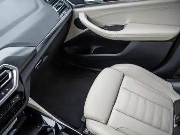 BMW X4 xDr30d MSp Laser HUD Keyless