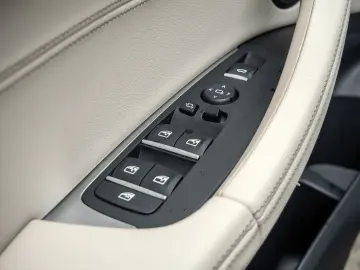 BMW X4 xDr30d MSp Laser HUD Keyless