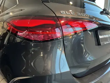 MERCEDES-BENZ GLC 300 d 4M AMG AHK MBUX SHZ LED KLIMA