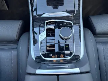 BMW X5 xDr.30d 749 - 0Anz M-Sport AHK PANO 2ACHS HUD