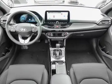 Hyundai i30 Advantage Kombi DCT Plus Paket Navi LED ACC