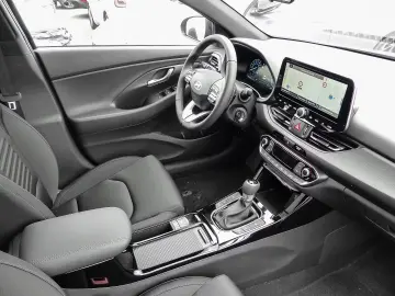 Hyundai i30 Advantage Kombi DCT Plus Paket Navi LED ACC