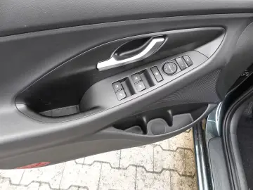 Hyundai i30 Advantage Kombi DCT Plus Paket Navi LED ACC