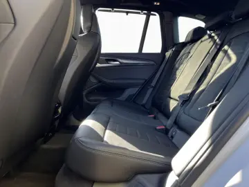 BMW X3 xDr 30dA M SPORT CockP Pano AHK Standh Laser
