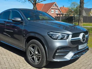 MERCEDES-BENZ GLE 300 d Coupe AMG -Pano-Distr-LED-Ahk 3.5 T