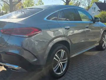 MERCEDES-BENZ GLE 300 d Coupe AMG -Pano-Distr-LED-Ahk 3.5 T