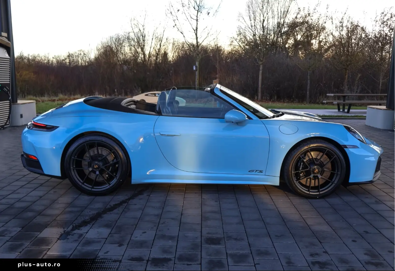 Porsche 992 (911) Carrera 4 GTS Cabriolet SurroundView