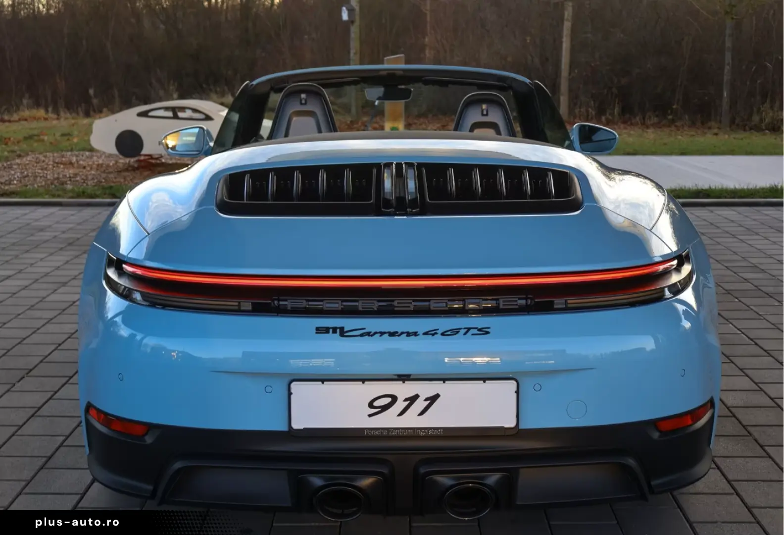 Porsche 992 (911) Carrera 4 GTS Cabriolet SurroundView