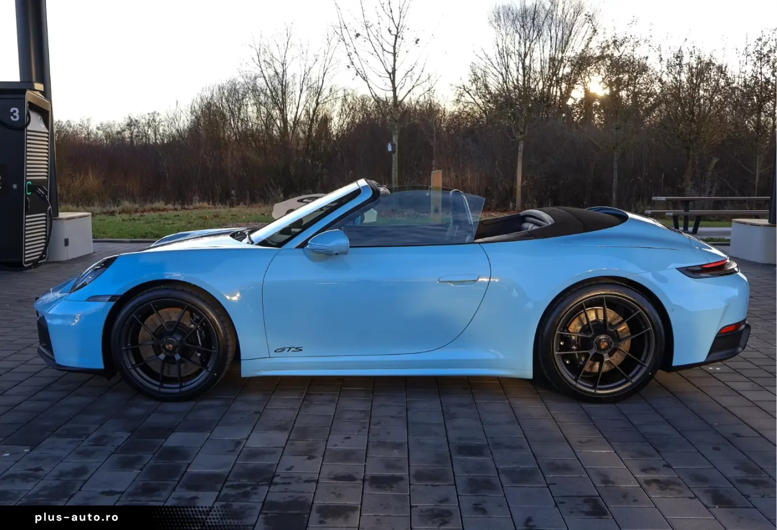 Porsche 992 (911) Carrera 4 GTS Cabriolet SurroundView