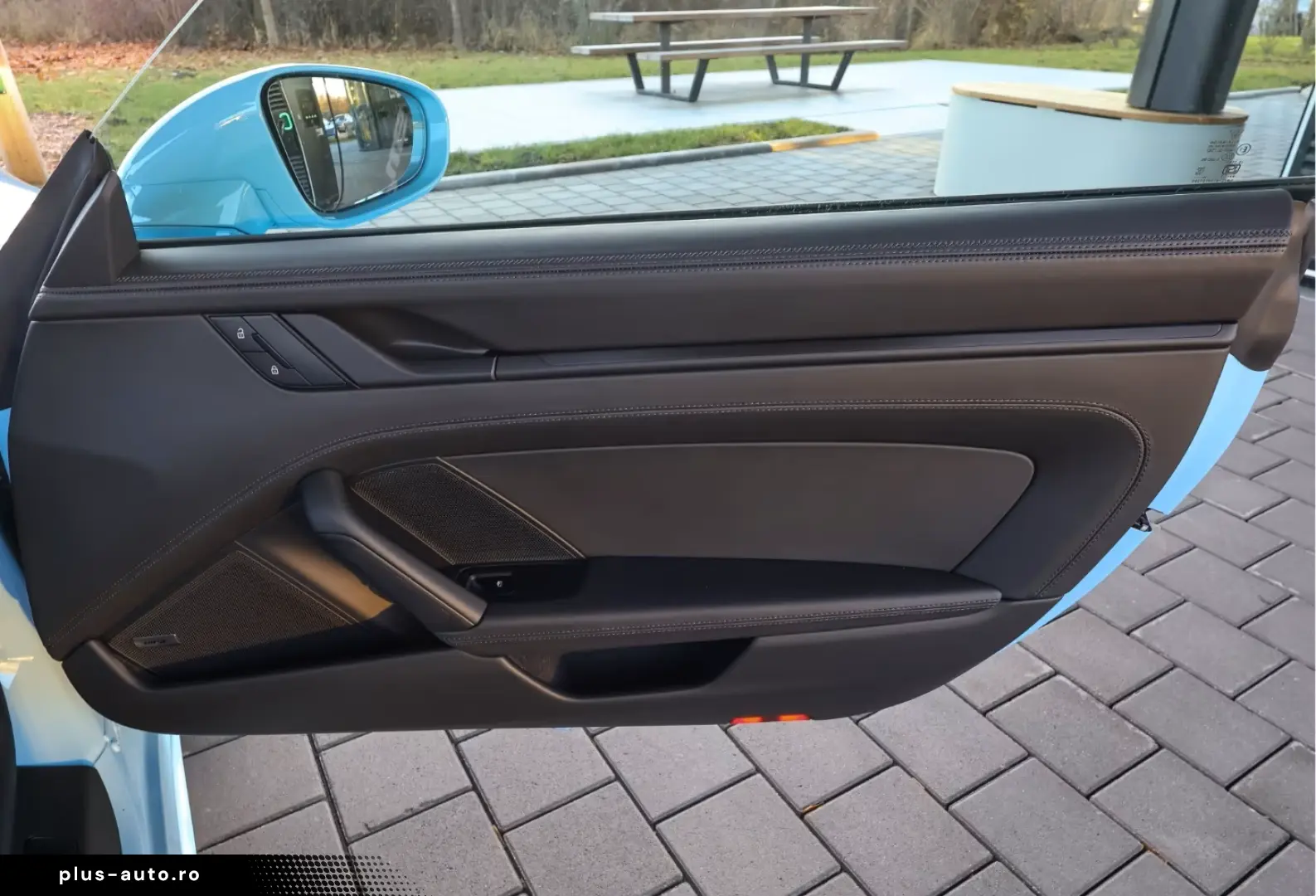 Porsche 992 (911) Carrera 4 GTS Cabriolet SurroundView
