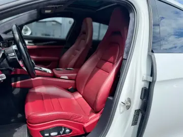 Porsche PANAMERA GTS SPORT-DESIGN