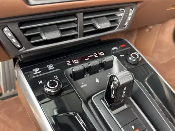 Porsche 992 911 Carrera GTS Cabriolet BOSE Sportabgas