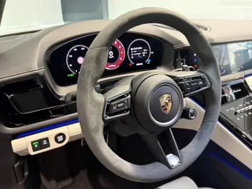 Porsche Panamera GTS  Sport Design