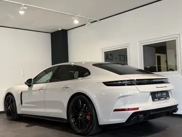 Porsche Panamera GTS  Sport Design