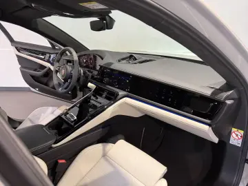 Porsche Panamera GTS  Sport Design