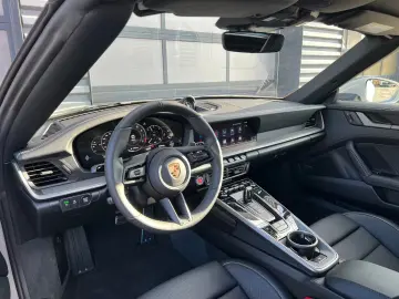 Porsche 992 (911) Carrera 4S Cabrio   Liftsystem   BOSE