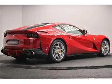 FERRARI 812 superfast 6.5 V12 800