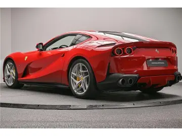 FERRARI 812 superfast 6.5 V12 800