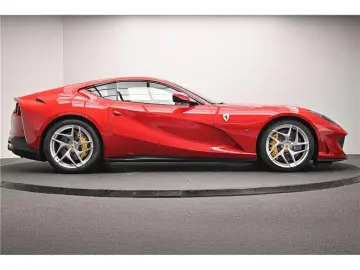 FERRARI 812 superfast 6.5 V12 800