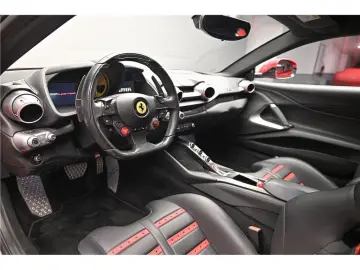 FERRARI 812 superfast 6.5 V12 800