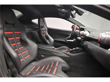 FERRARI 812 superfast 6.5 V12 800