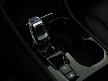 VOLVO XC40 Recharge T5 Ultimate Dark LED Pano Navi 20