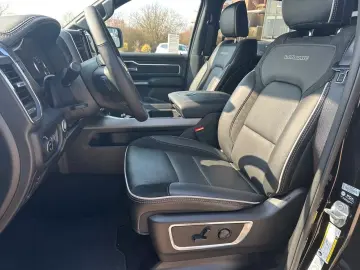 Dodge RAM 1500 Laramie