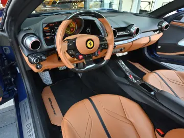FERRARI 812 Superfast Carbon Power Garantie LED SiHe Top