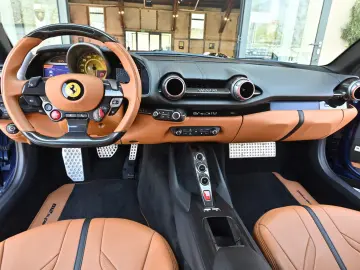 FERRARI 812 Superfast Carbon Power Garantie LED SiHe Top