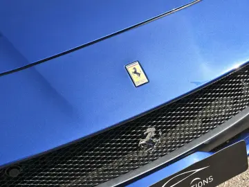 FERRARI 812 Superfast Carbon Power Garantie LED SiHe Top