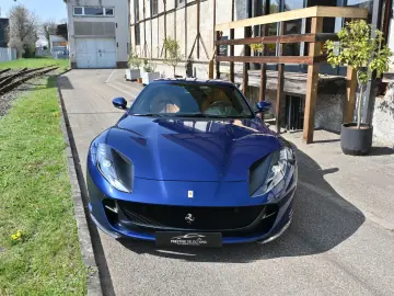 FERRARI 812 Superfast Carbon Power Garantie LED SiHe Top