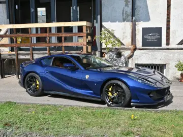 FERRARI 812 Superfast Carbon Power Garantie LED SiHe Top