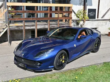 FERRARI 812 Superfast Carbon Power Garantie LED SiHe Top