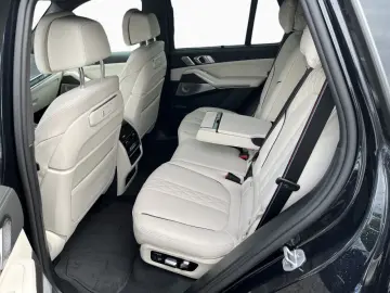 BMW X5 xDr30d M Sport Pro DA PA-Pr B W 7-Sitzer Pano