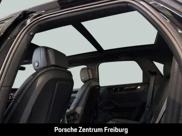 Porsche Cayenne E-Hybrid Black Edition