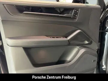 Porsche Cayenne E-Hybrid Black Edition