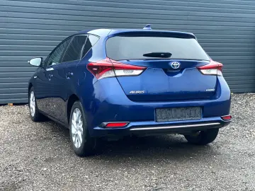 Toyota Auris Hybride 136H Design