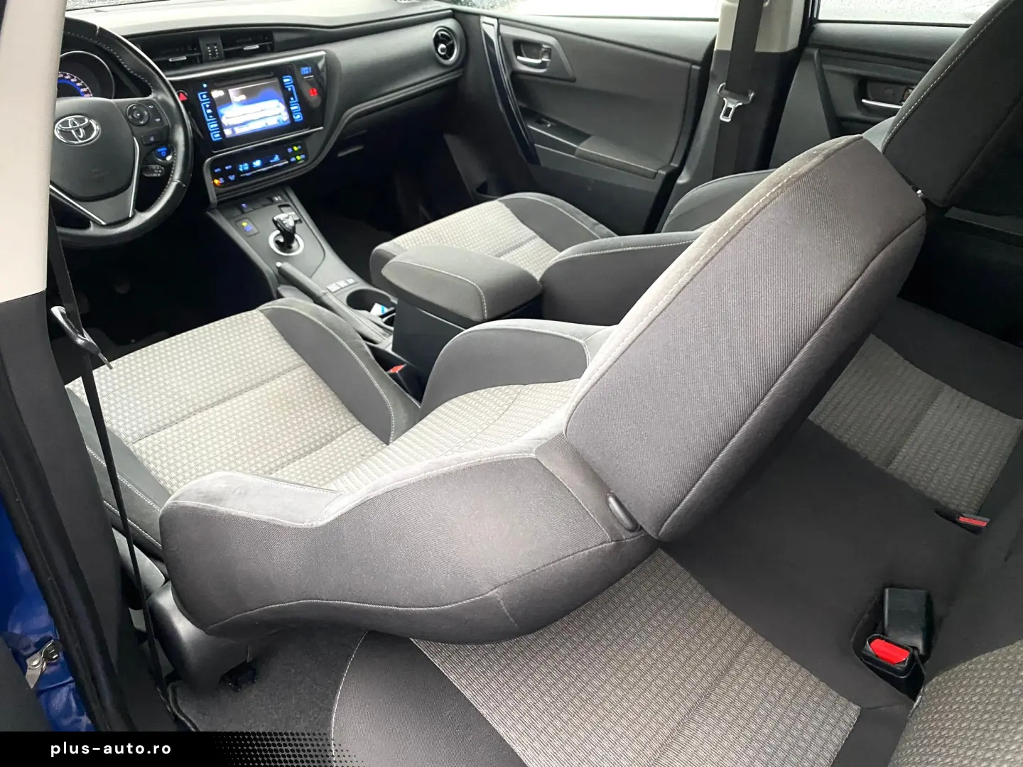 Toyota Auris Hybride 136H Design