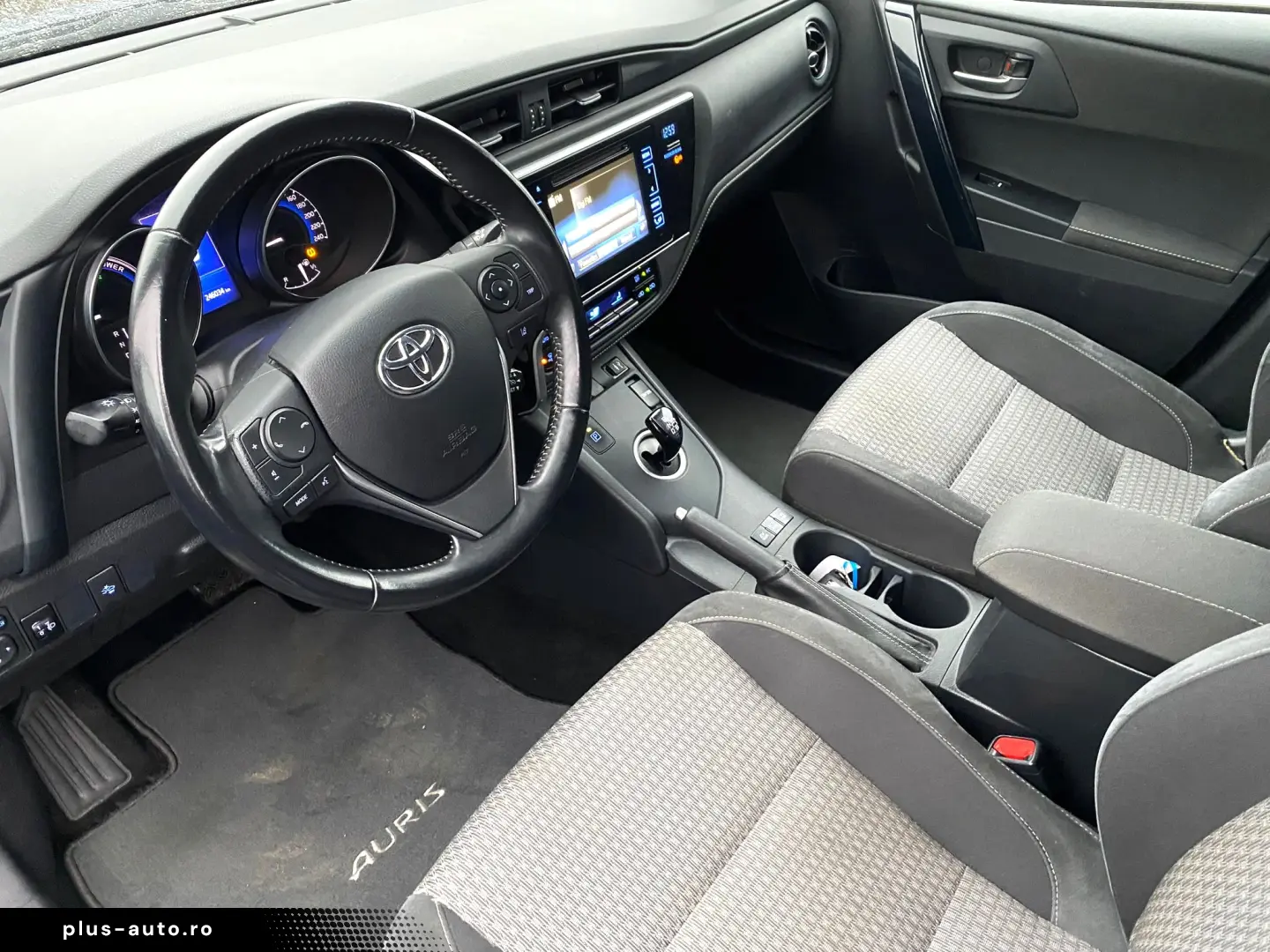 Toyota Auris Hybride 136H Design