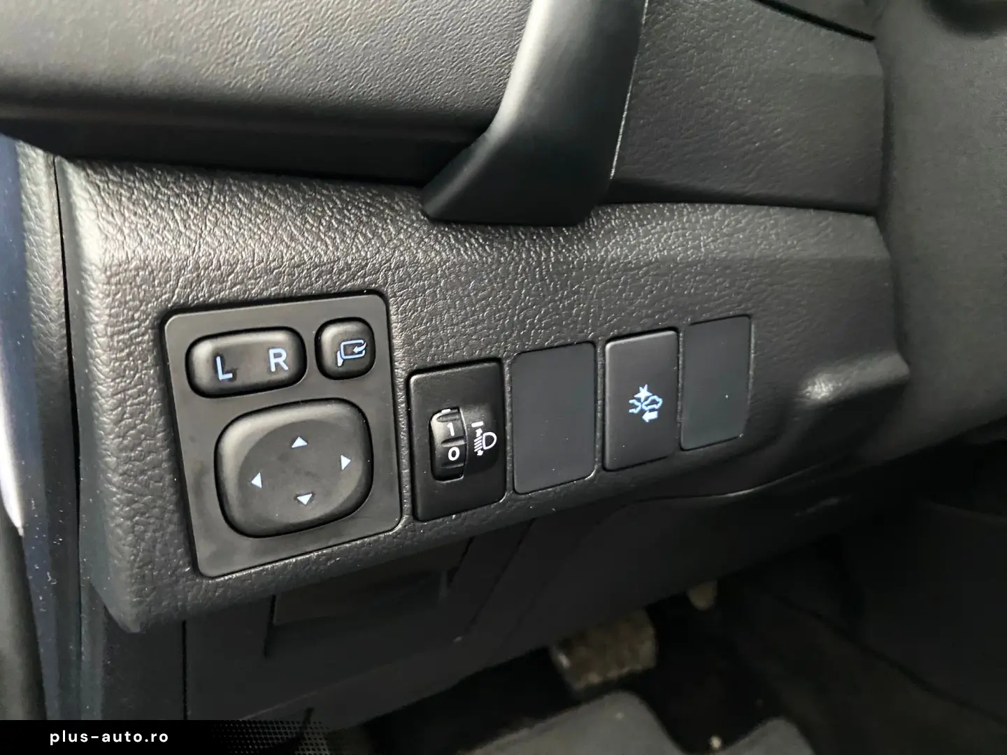Toyota Auris Hybride 136H Design