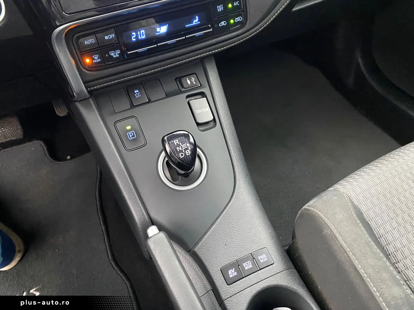 Toyota Auris Hybride 136H Design